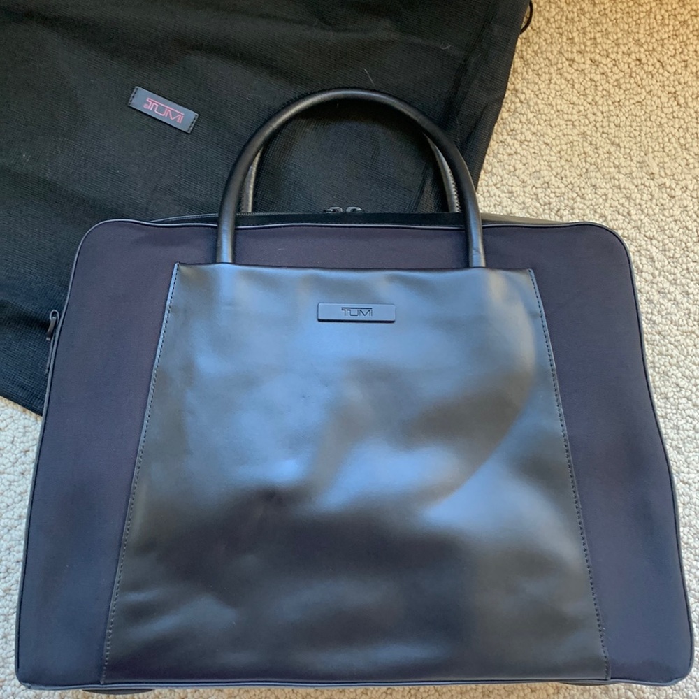 👜 NWOT Tumi Executive laptop bag in leather mix material 💼